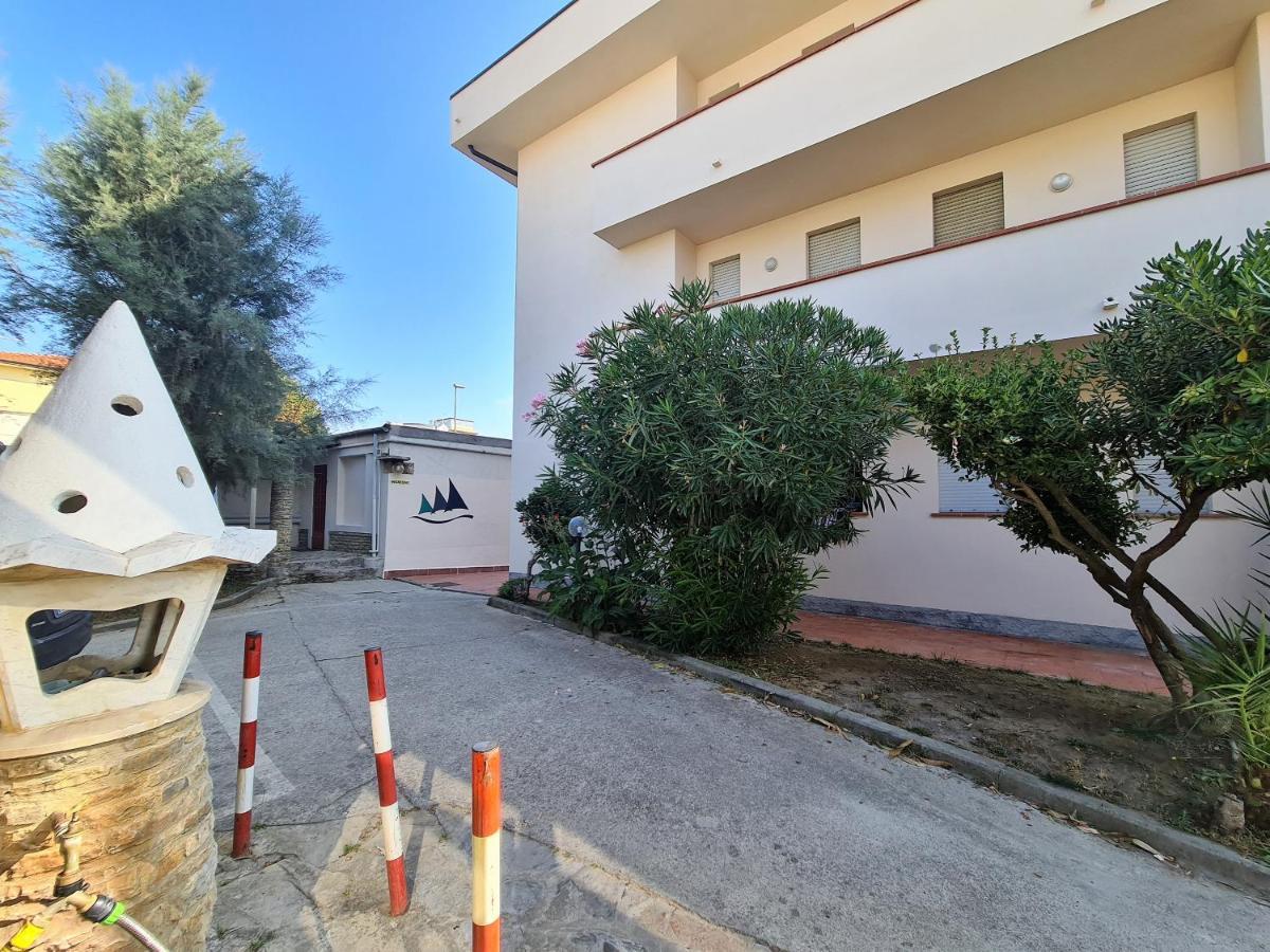 Le Caravel Apartament Lido di Camaiore Extérieur photo